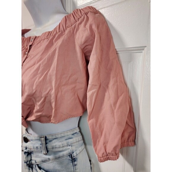 New BDG peach crop top tie buttons - Picture 9 of 12